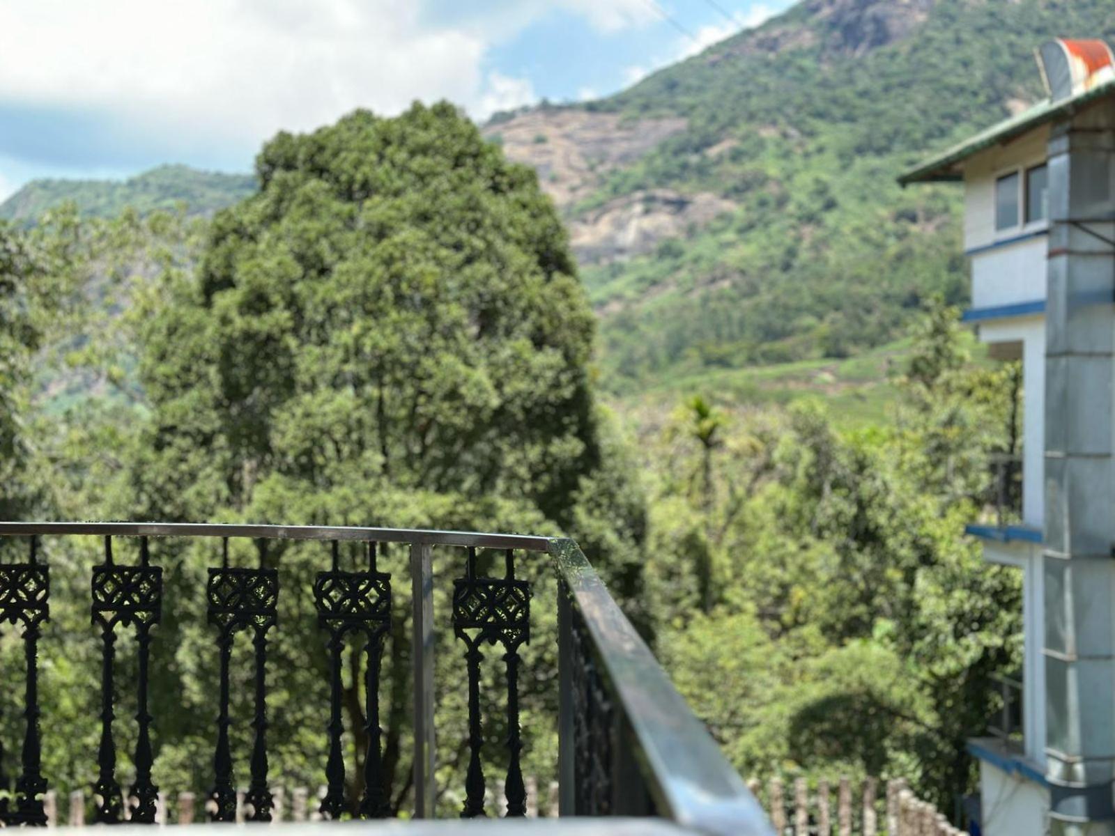 Hotel The Heights Munnar Exterior foto
